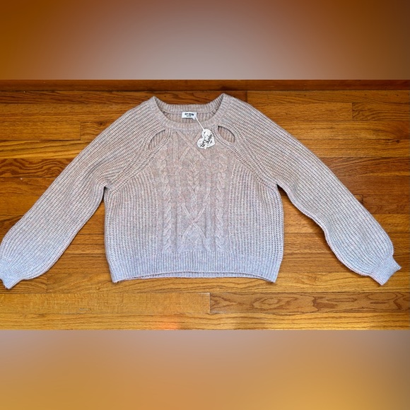 Love Knits NWT Cropped Long sleeve Sweater with Cut Out Shoulders Women’s XL - Picture 2 of 7